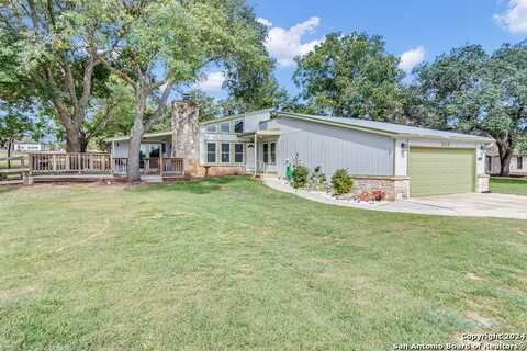 222 Valley Oak, Bandera, TX 78003