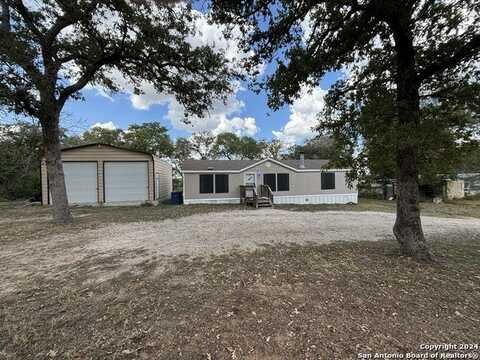 127 HICKORY HILL DR, La Vernia, TX 78121