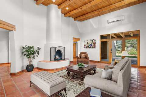 2307 Brother Luke Place, Santa Fe, NM 87505