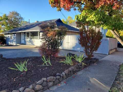 1204 W Main Street, Medford, OR 97501