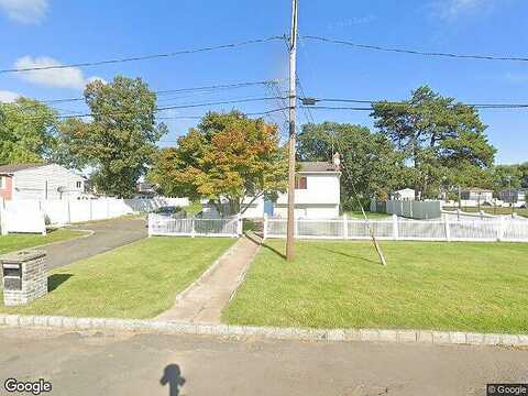 33Rd, WYANDANCH, NY 11798