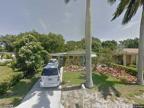 17Th, Lake Worth, FL 33460