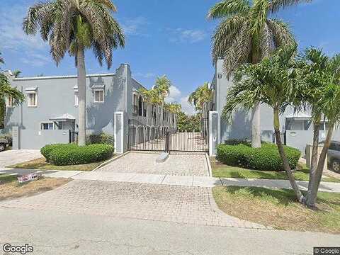 Poinciana, LAUDERDALE BY THE SEA, FL 33308