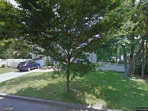 Delamere, HUNTINGTON, NY 11743