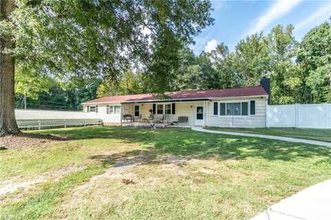 836 Halsbrook Road, Greensboro, NC 27406