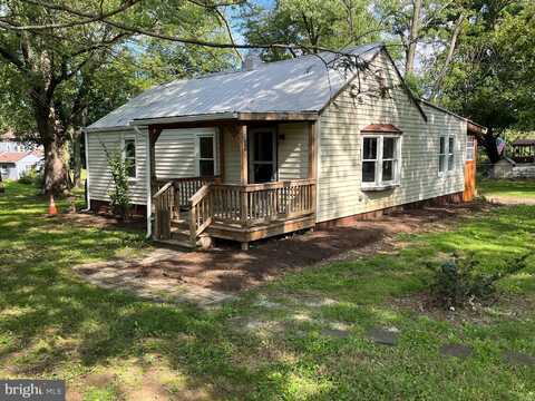 201 OAK TREE ROAD, KEARNEYSVILLE, WV 25430