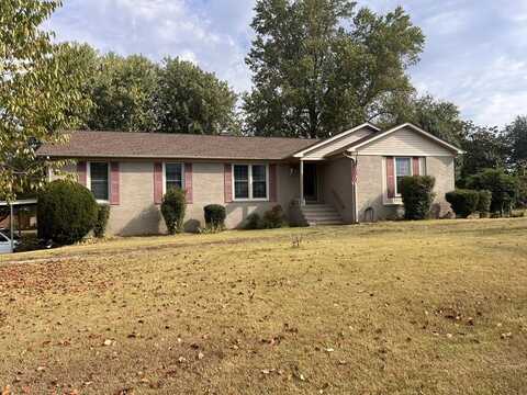 717 Greenwood Dr., McMinnville, TN 37110