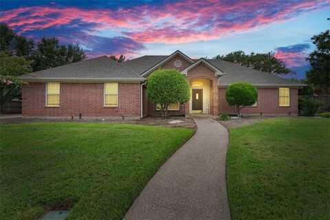 1205 Steamboat Drive, Hewitt, TX 76643