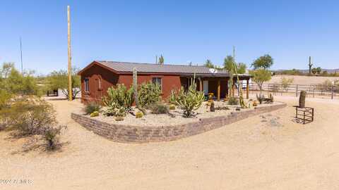 42236 N CASTLE HOT SPRINGS Road, Morristown, AZ 85342