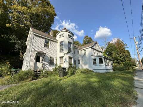 705 Cape St, Lee, MA 01238