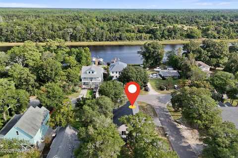 707 E Yacht Drive, Oak Island, NC 28465