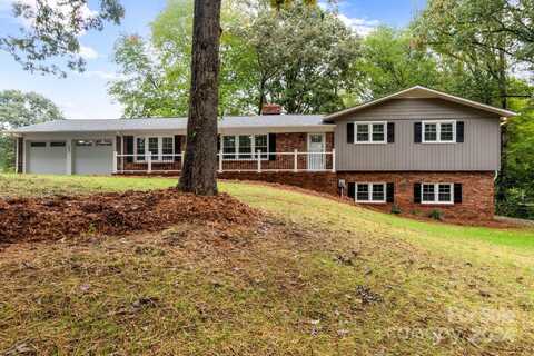 1024 Salmons Drive, Yadkinville, NC 27055