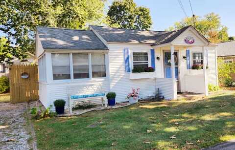 4 3rd Street, Madison, CT 06443