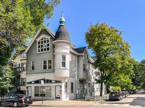 3035 N Southport Avenue, Chicago, IL 60657