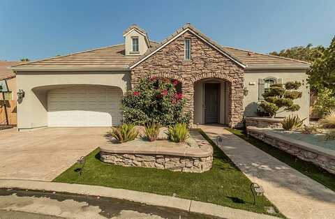 11 Serena Avenue W, Clovis, CA 93619