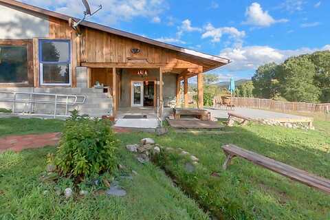 64 PICURIS Road, Vadito, NM 87579