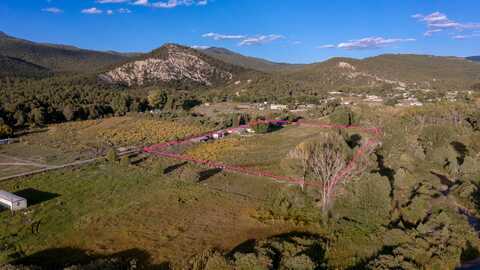 64 PICURIS Road, Vadito, NM 87579