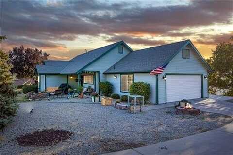 30370 Rollingoak Drive, Tehachapi, CA 93561