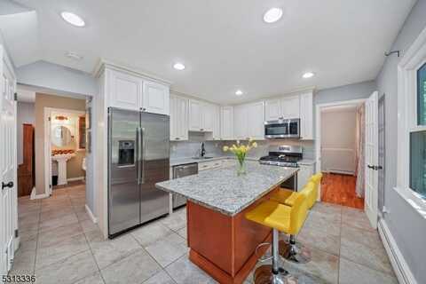 31 Spring Ln, Washington, NJ 07853