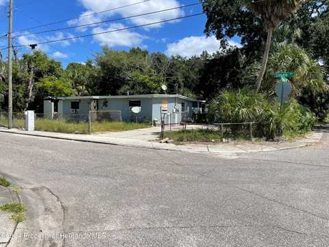 727 Lincoln Avenue, Tarpon Springs, FL 34689