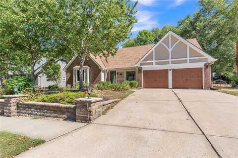 607 Camelot Drive, Liberty, MO 64068