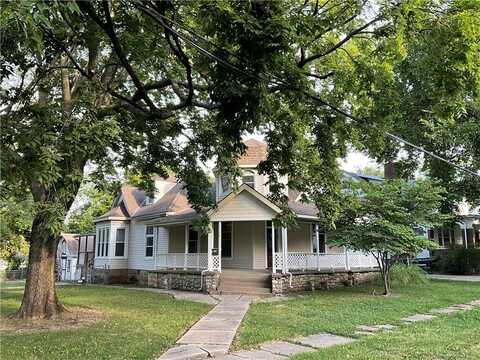 301 N Taylor Street, Pleasant Hill, MO 64080