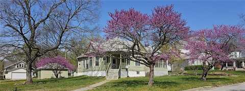 502 E Wea Street, Paola, KS 66071