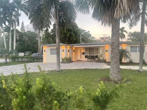 903 N Golf Dr, Hollywood, FL 33021