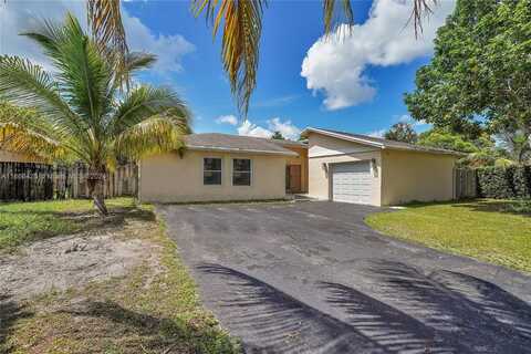 387 NW 39th Way, Deerfield Beach, FL 33442