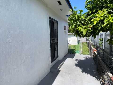 919 NW 23rd Ct, Miami, FL 33125