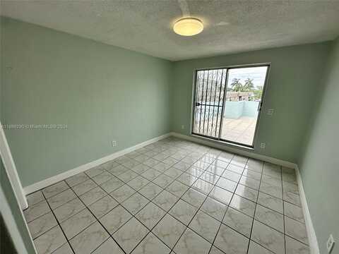 4370 NW 11th St, Miami, FL 33126