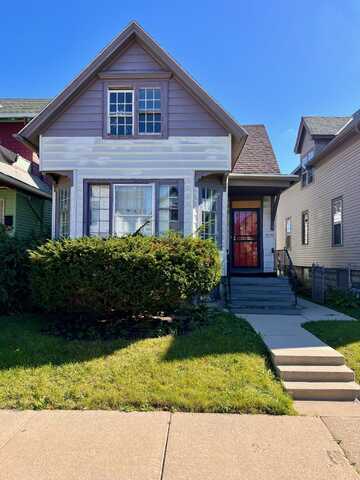 3568 N 11th St, Milwaukee, WI 53206