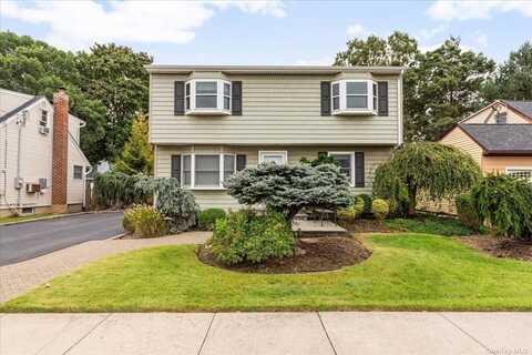 144 N Queens Avenue, Massapequa, NY 11758