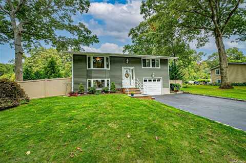 3 Rack Lane, East Setauket, NY 11733