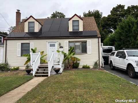 127 Garden Street, Copiague, NY 11726