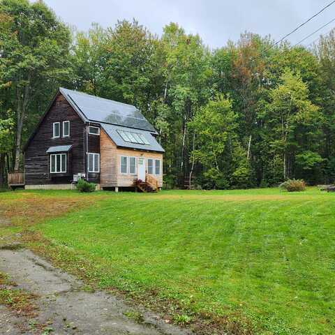 17 Frankfort Road, Searsport, ME 04974