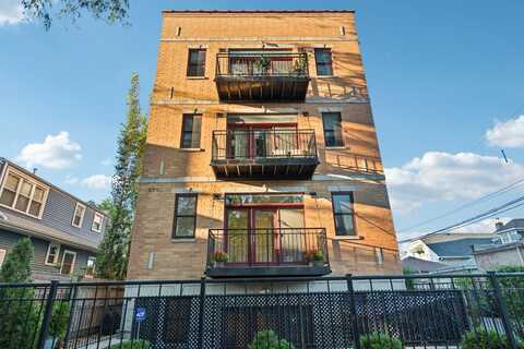 3714 W Giddings Street, Chicago, IL 60625