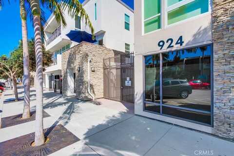 924 Hornblend Street, San Diego, CA 92109