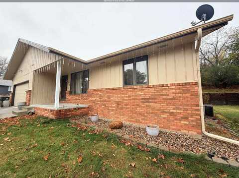 4108 HICKORY LN, Sioux City, IA 51106