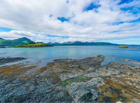 6091 Cliff Point Rd, Kodiak, AK 99615