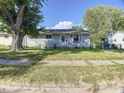 3932 W RUSHOLME Street, Davenport, IA 52804