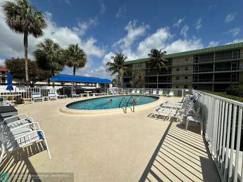 806 SE 7th St, Deerfield Beach, FL 33441