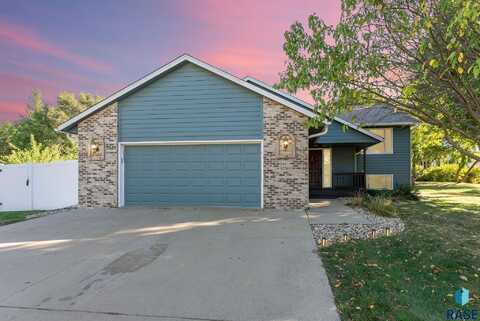 47563 Theresa Cir, Sioux Falls, SD 57104