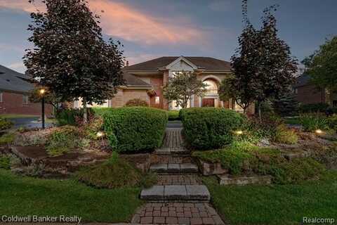 2540 Golf Crest Drive, Rochester Hills, MI 48309