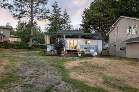 901 NE LAKE DR, Lincoln City, OR 97367