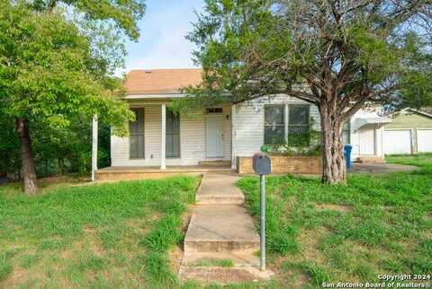 1009 A ST, Floresville, TX 78114