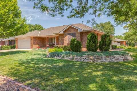 2231 Village Lane, Salina, KS 64701