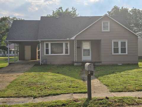 335 S Locust St, Dexter, MO 63841