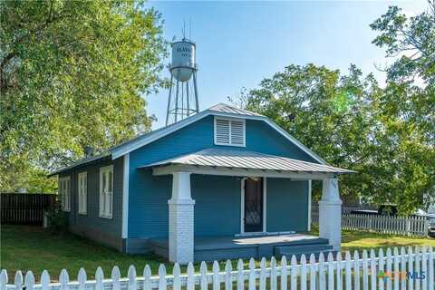 322 E North Main Street, Flatonia, TX 78941