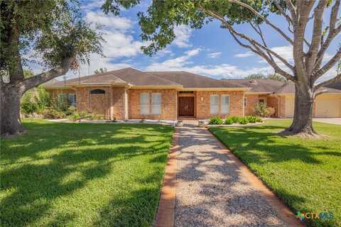 807 Champions Row, Victoria, TX 77904